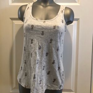 Super cute Old Navy pineapple 🍍 tank